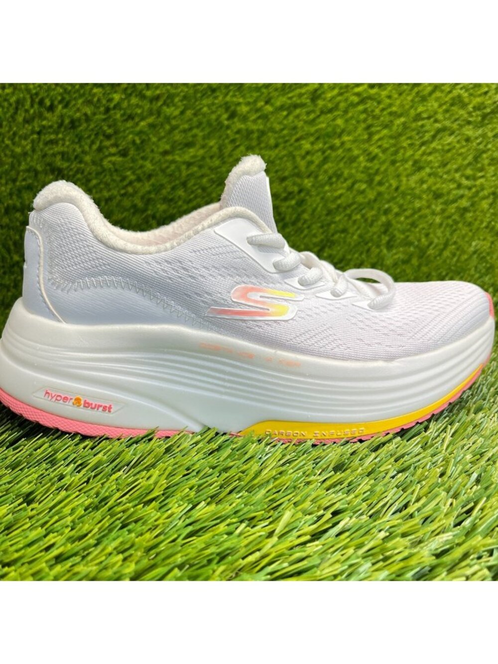 Skechers Go Walk Distance Walker Womens Size 5 White Athletic Shoes Sneakers